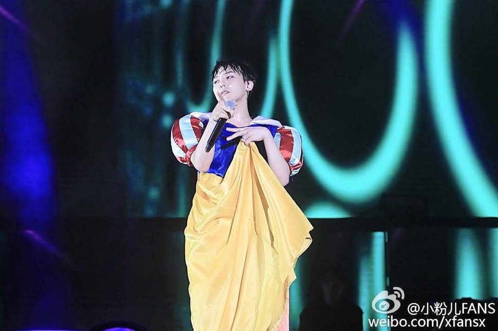 중국에서 지드래곤 벌칙의상 수준.jpg | 인스티즈