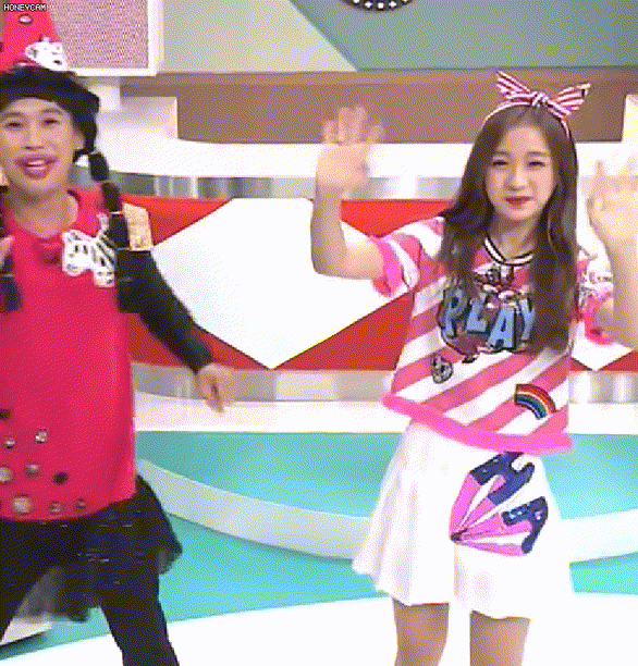 에이프릴 진솔과 스킨십 하는.. | 인스티즈