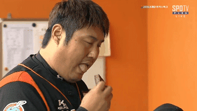 오예스를 삭제하는 사내.gif | 인스티즈