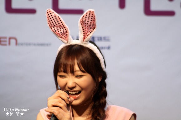 160529 러블리즈 부산 사인회 표정부자 빵떡이 직찍.jpg | 인스티즈