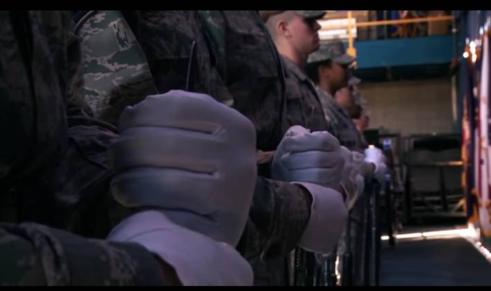 미국 의장대 가혹한 훈련 웃음참기 | 인스티즈