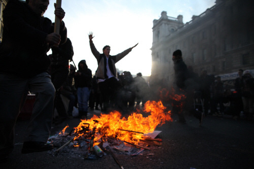 우리나라 시위는 애교수준인 외국의 과격시위 현장 | 인스티즈