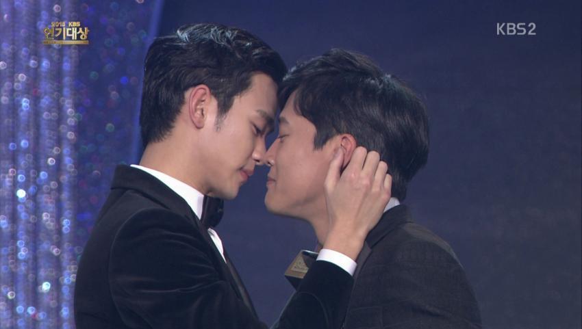 배우들한테 별걸 다시킨 KBS 연기대상(feat. 전현무) | 인스티즈