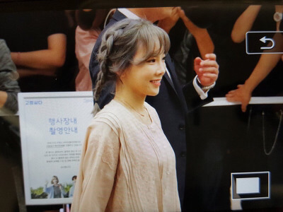 은발로 염색한 오늘자 태연.jpg | 인스티즈