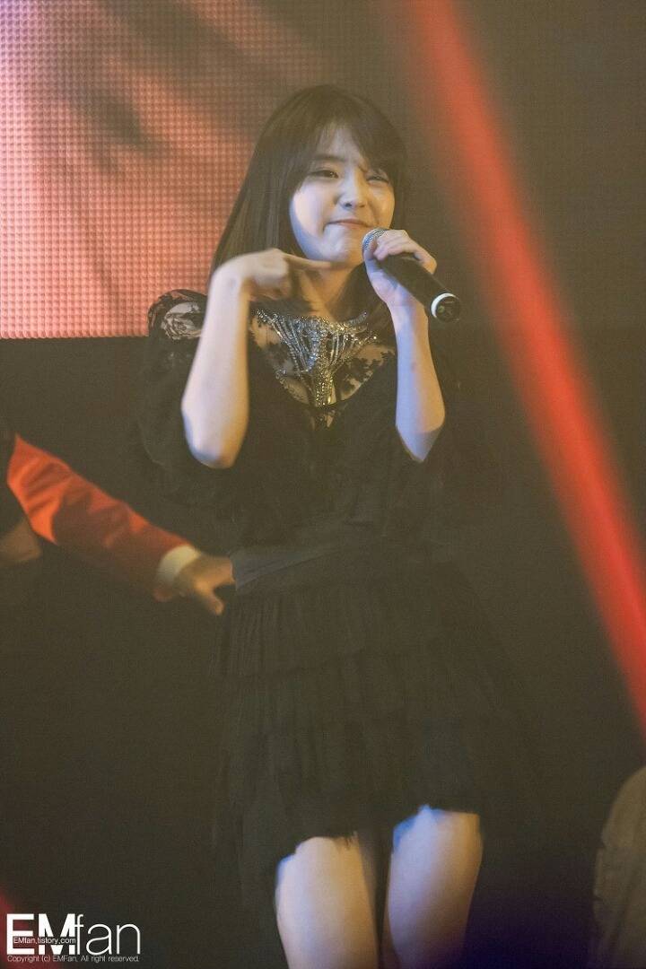 아이유 사진&움짤모음 자료짱많음!! | 인스티즈