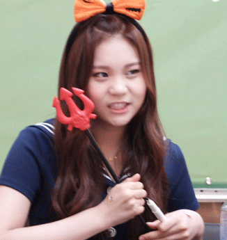 여자친구 엄지 | 인스티즈