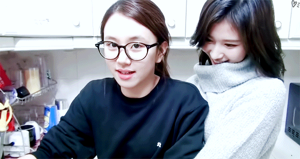 [트와이스] 안경이 잘어울리는 안경챙 | 인스티즈