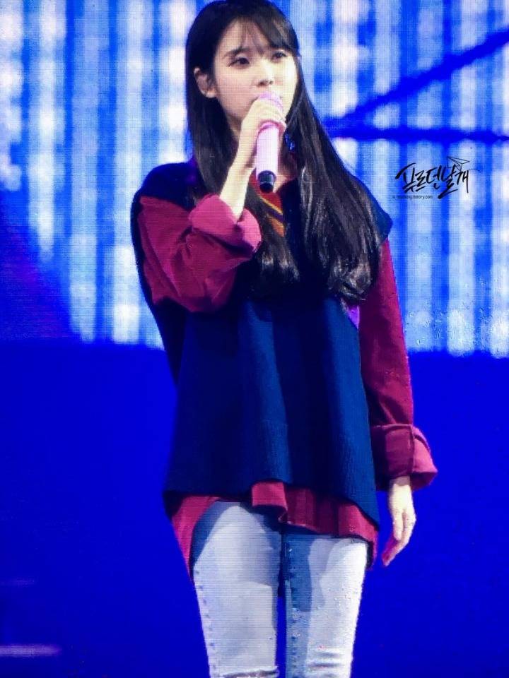 25일 아이유 홍콩콘서트 사진 + 밤편지 광동어 ver | 인스티즈