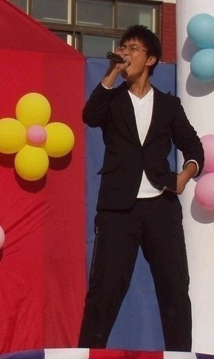 [고르기] 두주니즈 vs 플라워보이즈 둘중 더 보고싶은 커버무대는? | 인스티즈