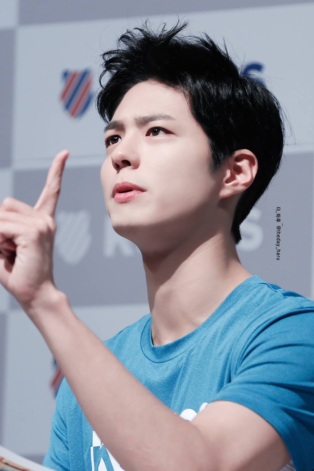 이상한 선글라스 쓴 박보검 | 인스티즈