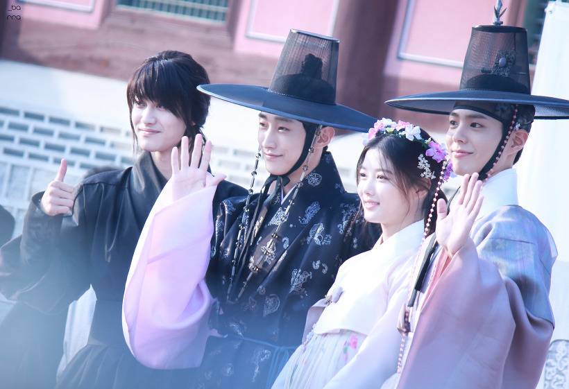 [사진] 2016년 구르미 그린 달빛으로 흥했던 박보검,김유정 .JPG | 인스티즈