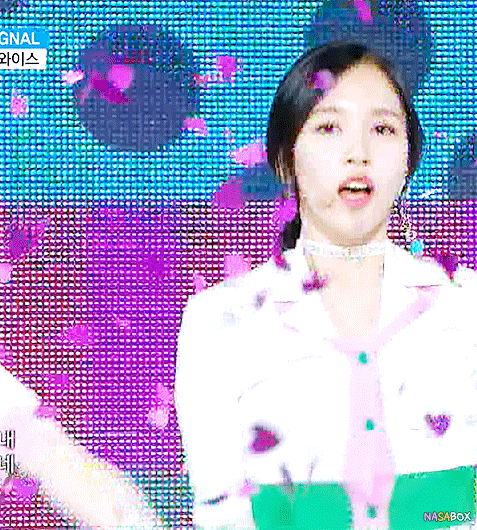 오늘자 머리 묶은 미나 | 인스티즈