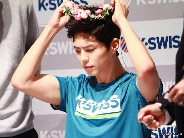 이상한 선글라스 쓴 박보검 | 인스티즈