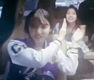 [트와이스] 어쩔 수 없이 어르신이랑 놀아주는 다현이 ㅋㅋㅋㅋ | 인스티즈