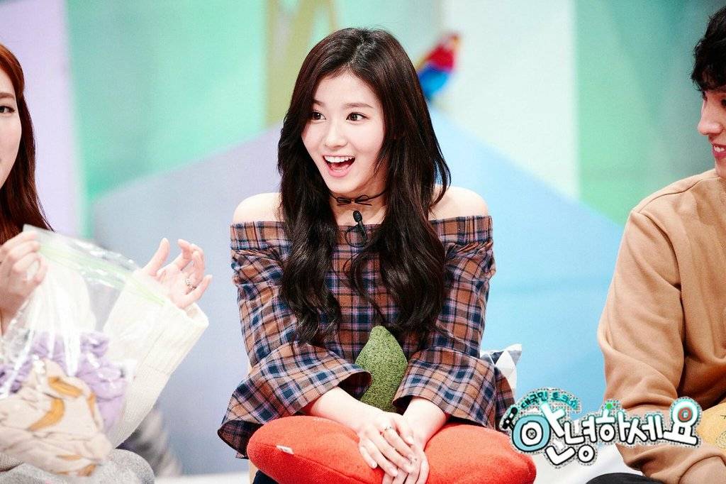 [트와이스] 만만치않은 토끼력을 가진 사나.gif | 인스티즈
