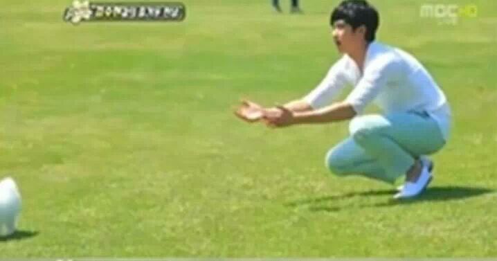 팬뿐만 아니라 강아지도 무시하는 김수현.jpg | 인스티즈