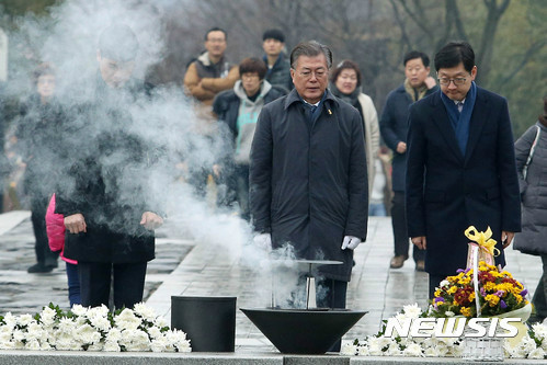 노무현의 마지막 남자 김경수가 문재인 옆을 지키다 | 인스티즈