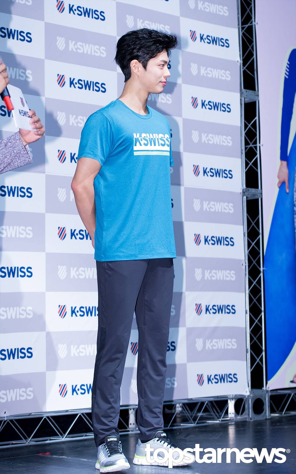 이상한 선글라스 쓴 박보검 | 인스티즈