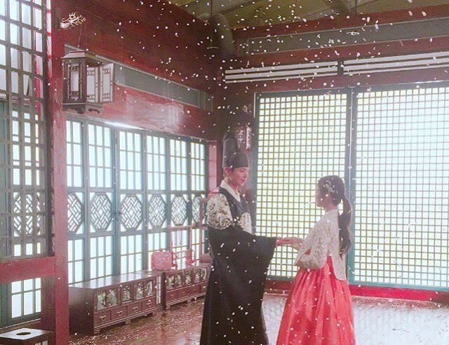 [사진] 2016년 구르미 그린 달빛으로 흥했던 박보검,김유정 .JPG | 인스티즈