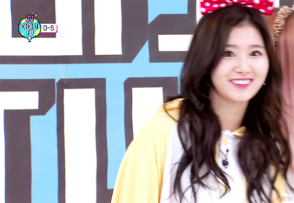 애교하면 미나토자키 사나.gif | 인스티즈