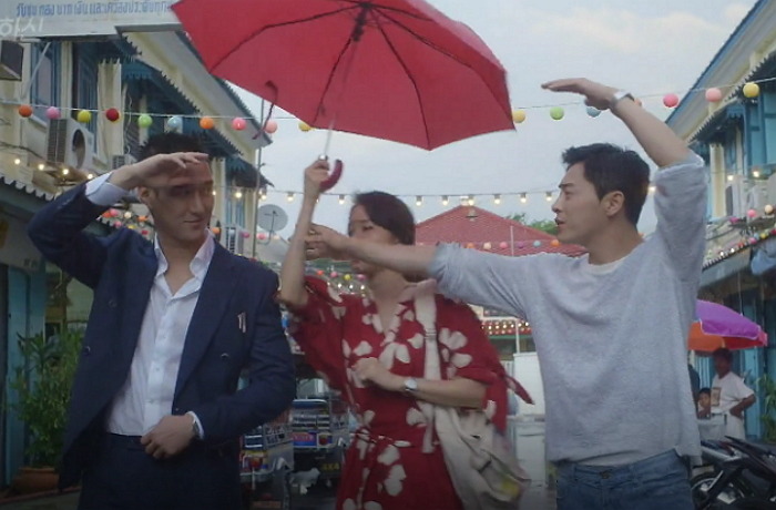 남자가 관심 있는 여자 앞에서 절대 안하는 '행동' 7 | 인스티즈