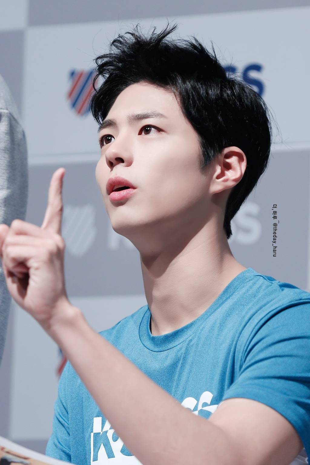 이상한 선글라스 쓴 박보검 | 인스티즈