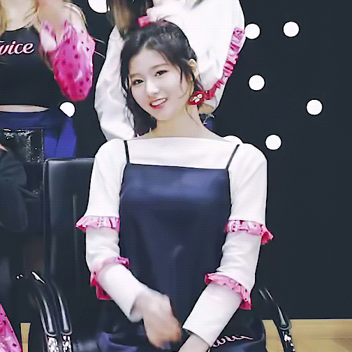 애교하면 미나토자키 사나.gif | 인스티즈