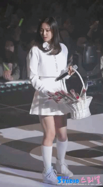 손나은의 몸 속에 살고있는 또 다른 자아.gif | 인스티즈