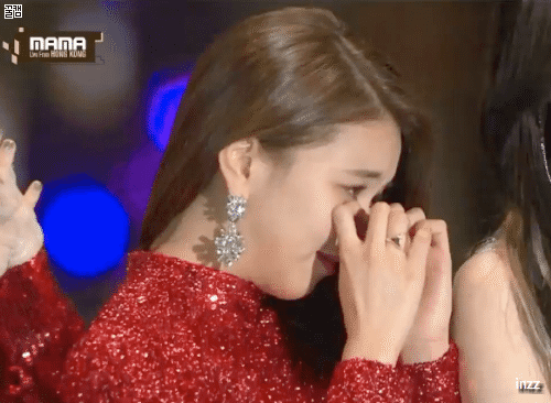 트와이스 눈물의 수상소감.jpgif | 인스티즈