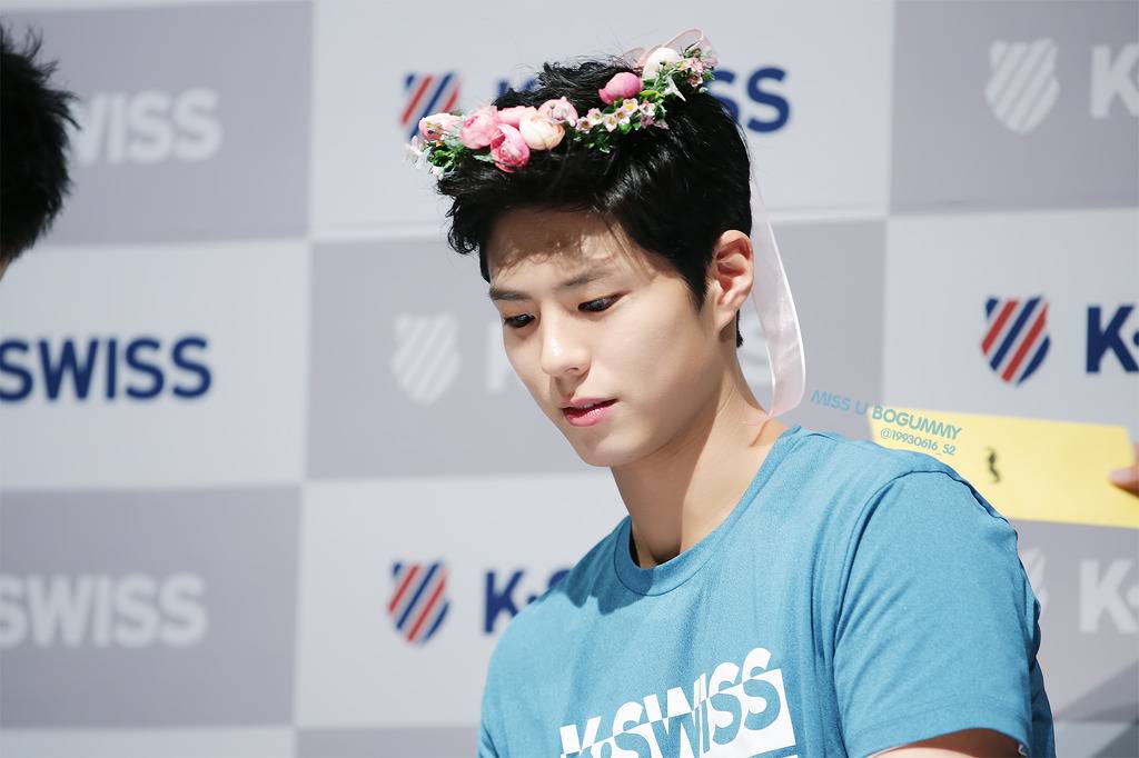 이상한 선글라스 쓴 박보검 | 인스티즈