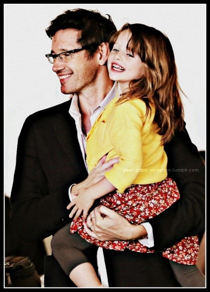  벌써부터 매력 넘치는 밀라요보비치 딸 에버 | 인스티즈