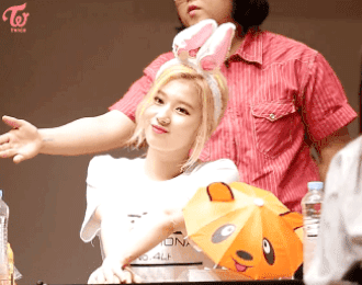 애교하면 미나토자키 사나.gif | 인스티즈