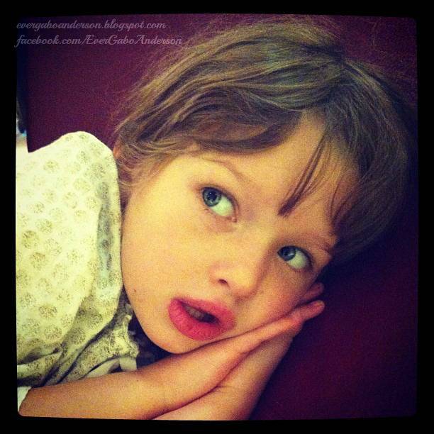  벌써부터 매력 넘치는 밀라요보비치 딸 에버 | 인스티즈