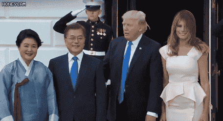 문재인 대통령 - 도널드 트럼프 악수장면 움짤 | 인스티즈