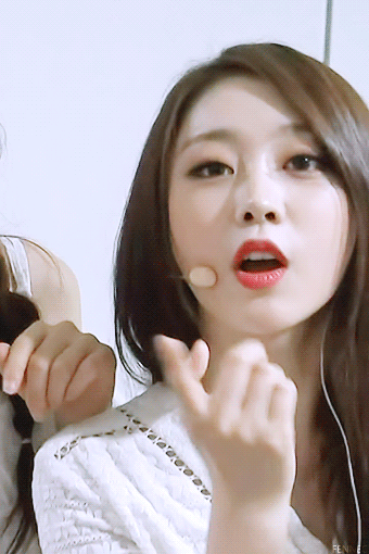 러블리즈 지수 데뷔 전 고딩때 방송 나오던 시절.gif | 인스티즈