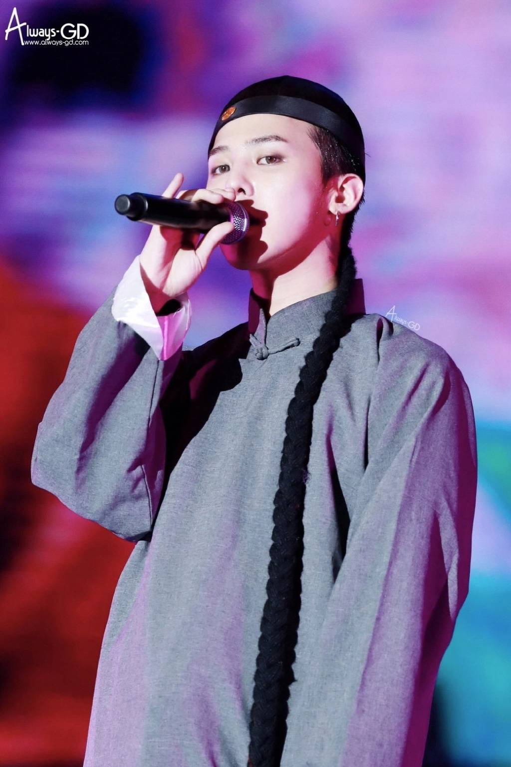 중국에서 지드래곤 벌칙의상 수준.jpg | 인스티즈