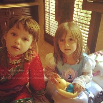  벌써부터 매력 넘치는 밀라요보비치 딸 에버 | 인스티즈