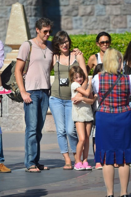  벌써부터 매력 넘치는 밀라요보비치 딸 에버 | 인스티즈