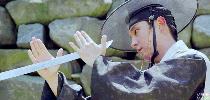 이준기씨를 처음 만났을 때 좀 충격받았어요 | 인스티즈