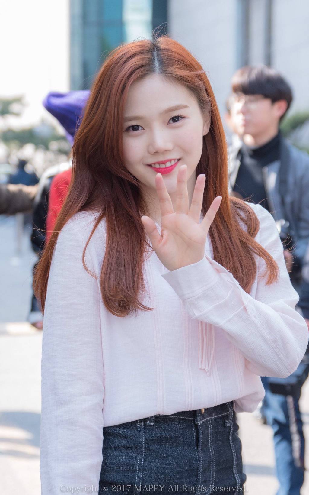 [오마이걸] 비도오고 해서 좀 쌀쌀해진 것 같아서 효정이 | 인스티즈