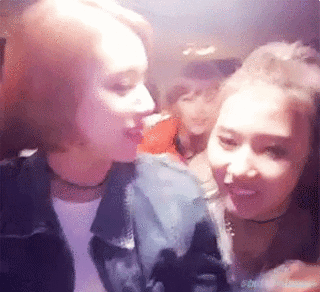 사나가 너무 좋은 채영.gif | 인스티즈