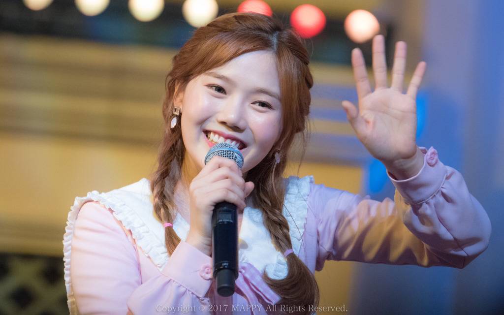 [오마이걸] 비도오고 해서 좀 쌀쌀해진 것 같아서 효정이 | 인스티즈