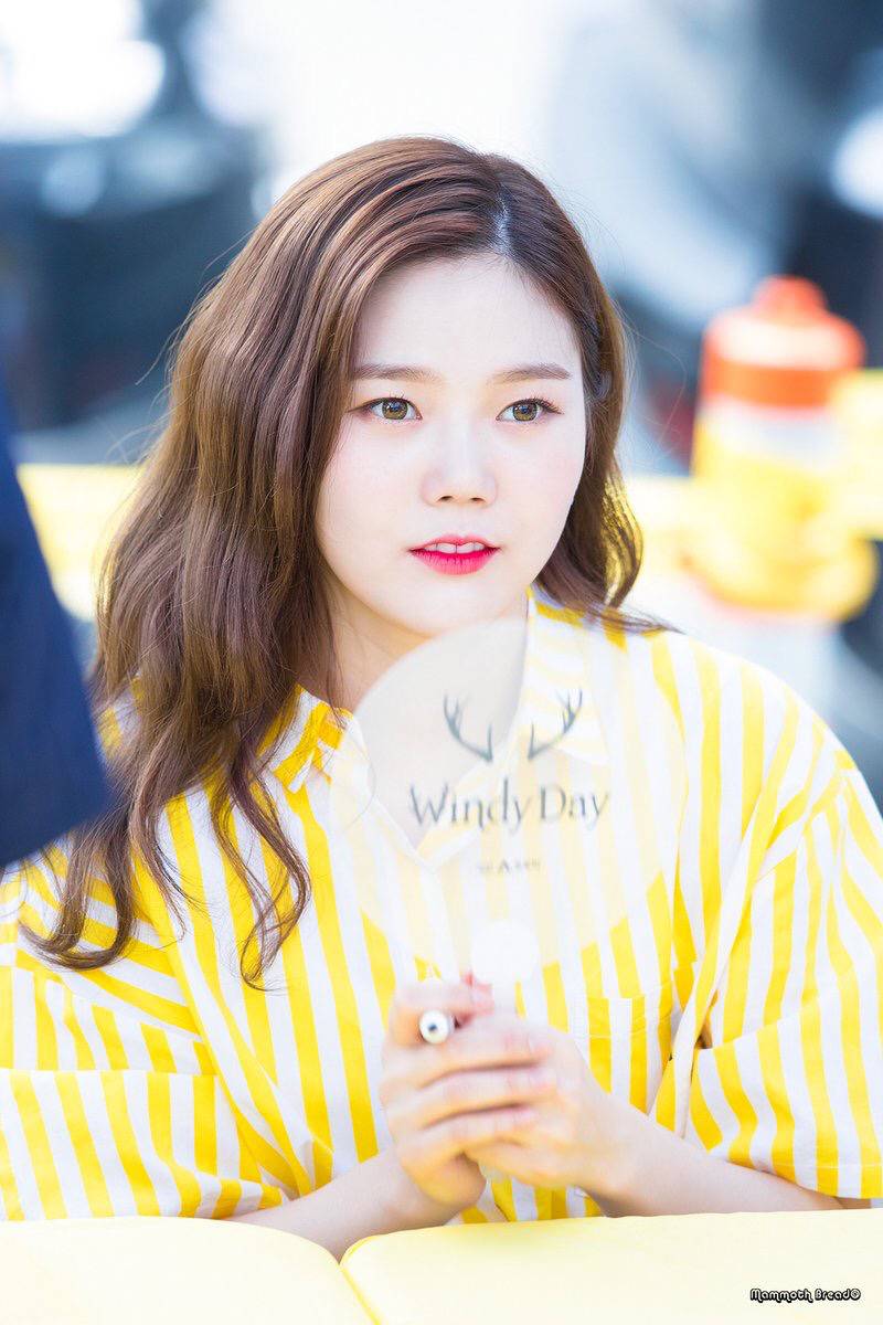 [오마이걸] 비도오고 해서 좀 쌀쌀해진 것 같아서 효정이 | 인스티즈