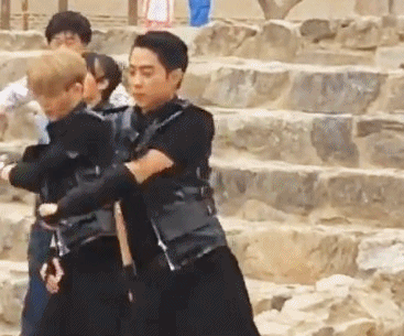 [무한도전] 토토가2 젝스키스 민속촌공연에서 남모르게 바빴던 광희.gif | 인스티즈