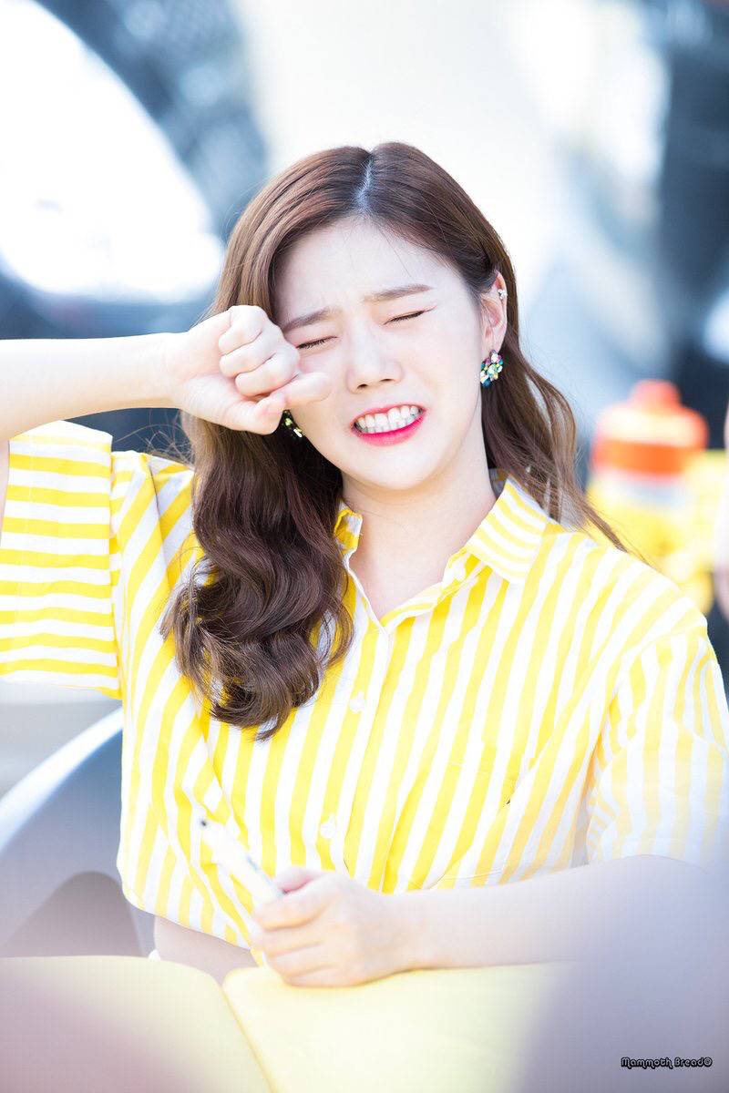 [오마이걸] 비도오고 해서 좀 쌀쌀해진 것 같아서 효정이 | 인스티즈