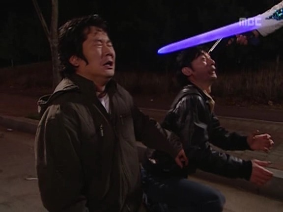 [거침없이하이킥] 장난감으로 싸우는 박해미랑 민용이 ㅋㅋㅋㅋㅋㅋ.jpg | 인스티즈