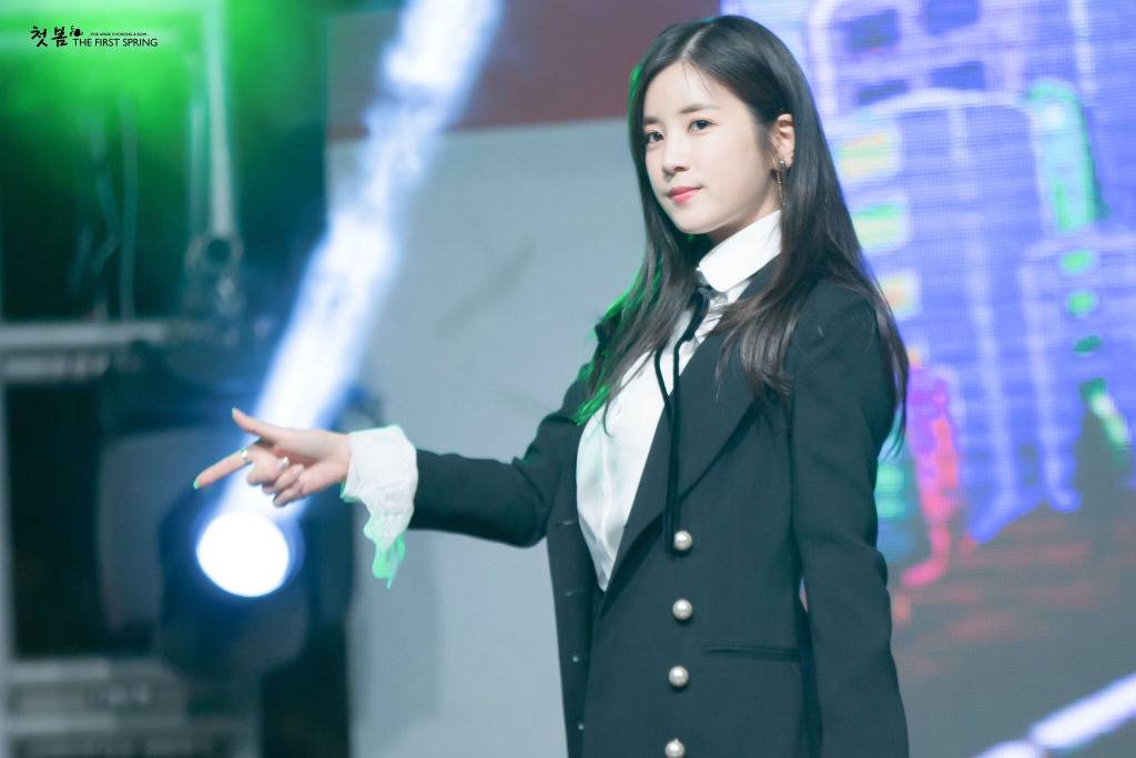 [에이핑크] 엘 클라시코의 완패로 기분이 다운되는 하루라서 박초롱 | 인스티즈