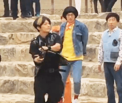 [무한도전] 토토가2 젝스키스 민속촌공연에서 남모르게 바빴던 광희.gif | 인스티즈