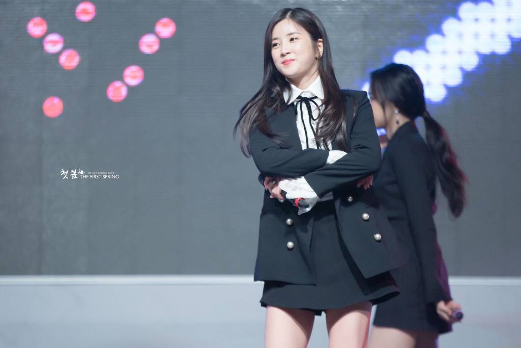 [에이핑크] 엘 클라시코의 완패로 기분이 다운되는 하루라서 박초롱 | 인스티즈