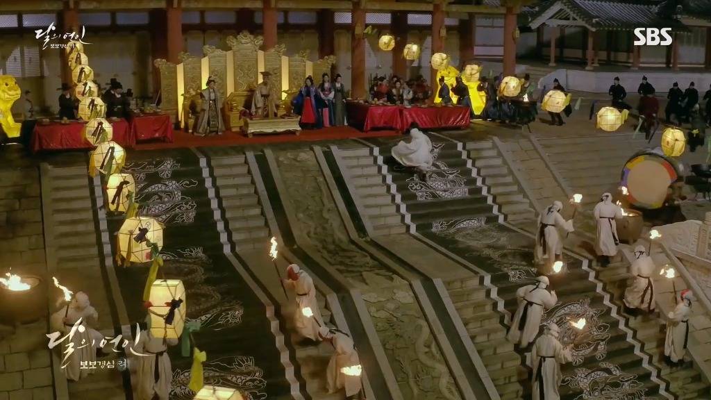 [달의연인] 이준기 아이유 새드라마 스케일.jpgif | 인스티즈